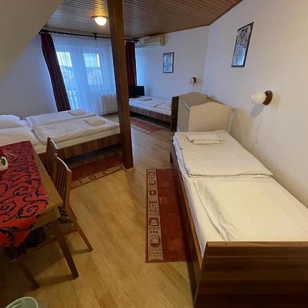 Koller Panzio Hotel Bonyhád Eksteriør billede