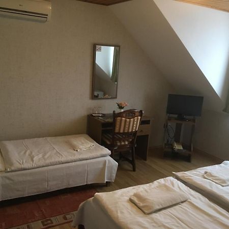 Koller Panzio Hotel Bonyhád Eksteriør billede