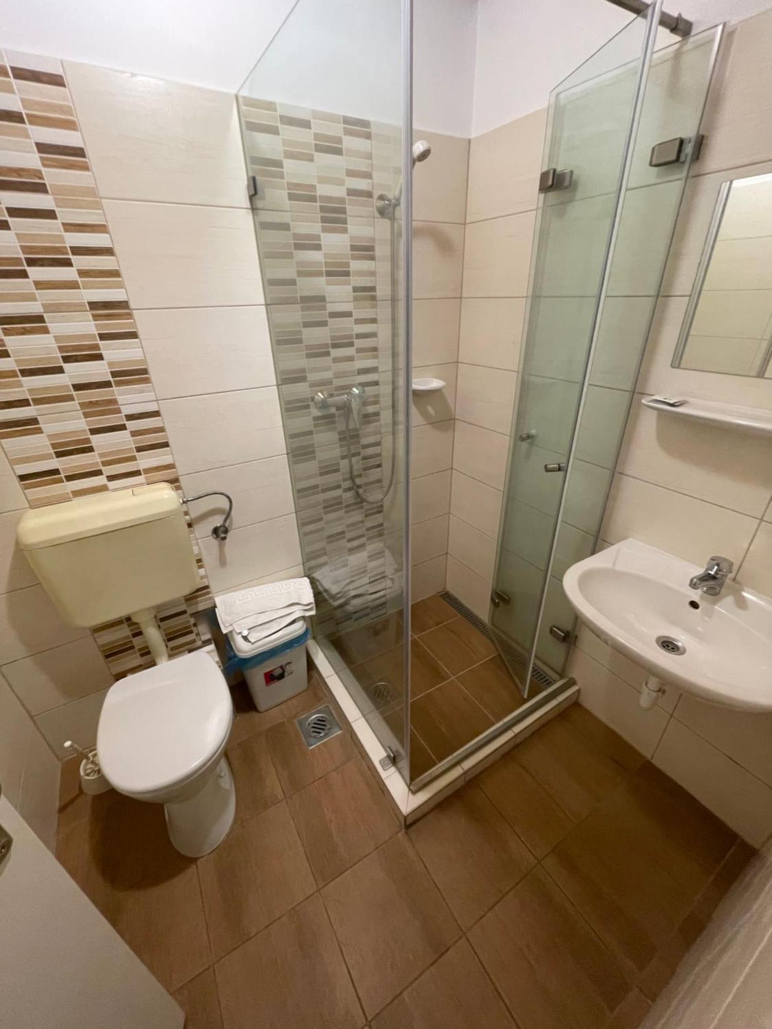 Koller Panzio Hotel Bonyhád Eksteriør billede