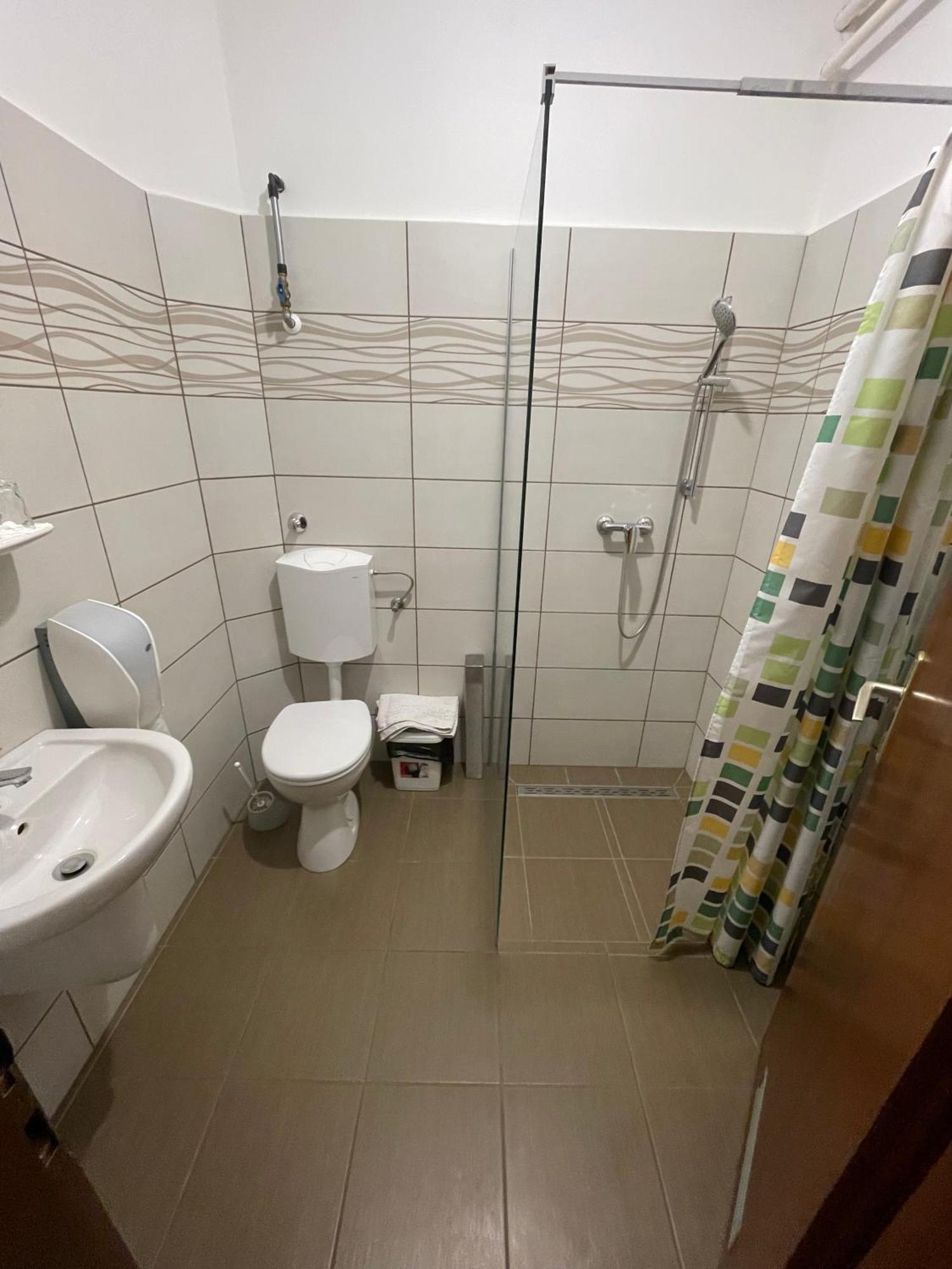 Koller Panzio Hotel Bonyhád Eksteriør billede